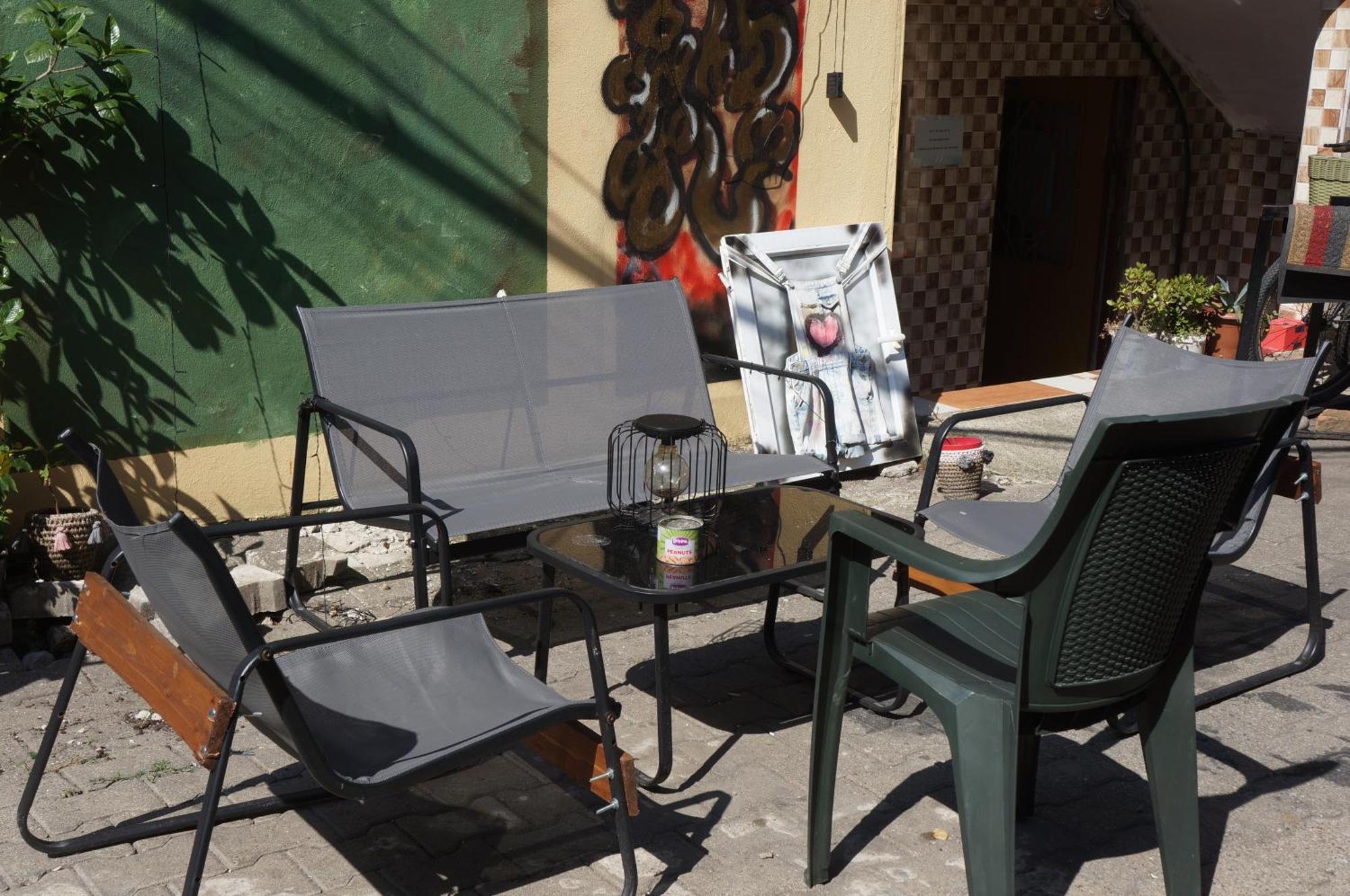 Harmony Backpackers Hostel Batumi Esterno foto