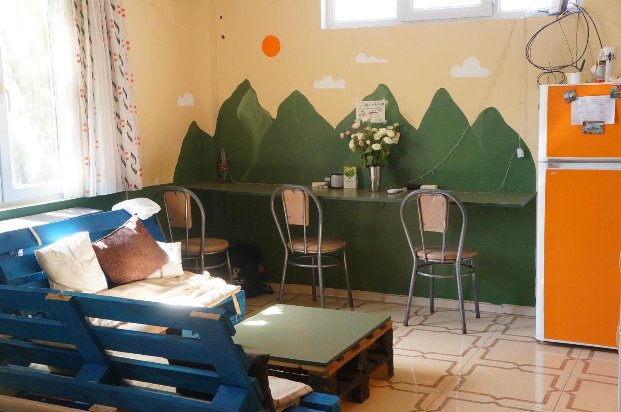 Harmony Backpackers Hostel Batumi Esterno foto