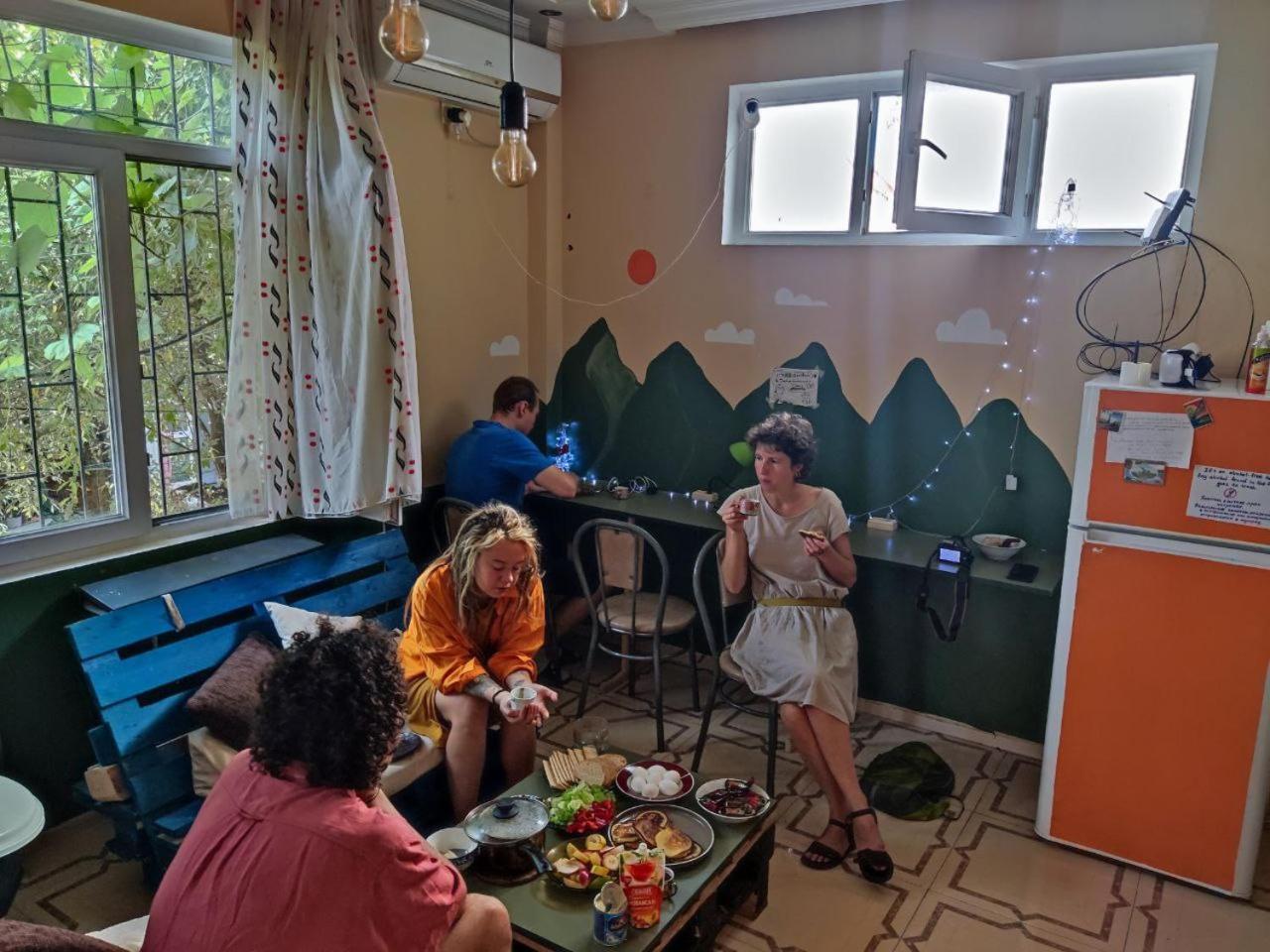 Harmony Backpackers Hostel Batumi Esterno foto